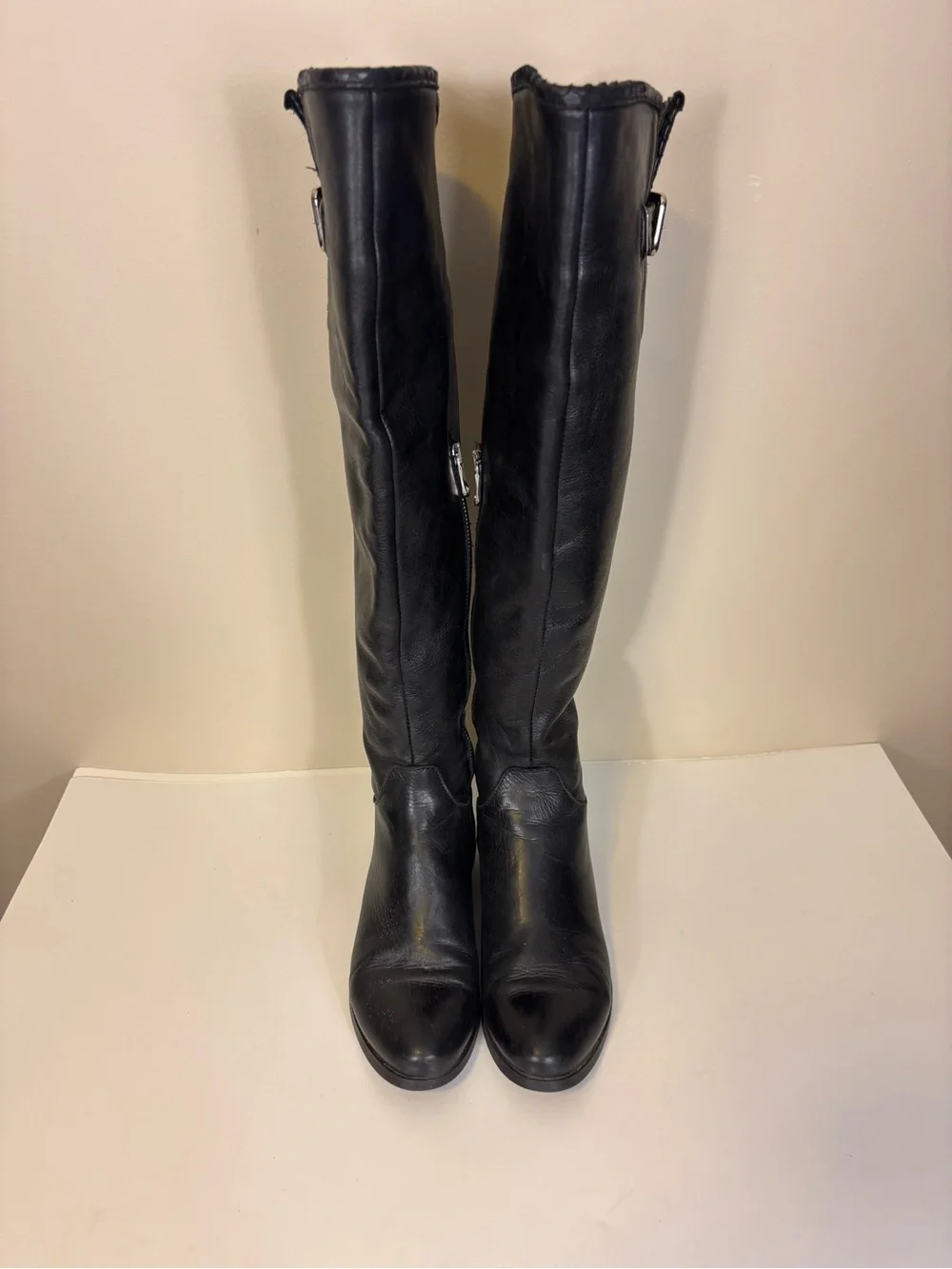 Ron White sleek black